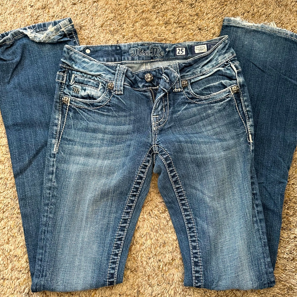 Miss Me BUCKLE - denim blue jeans with jeweled pocket